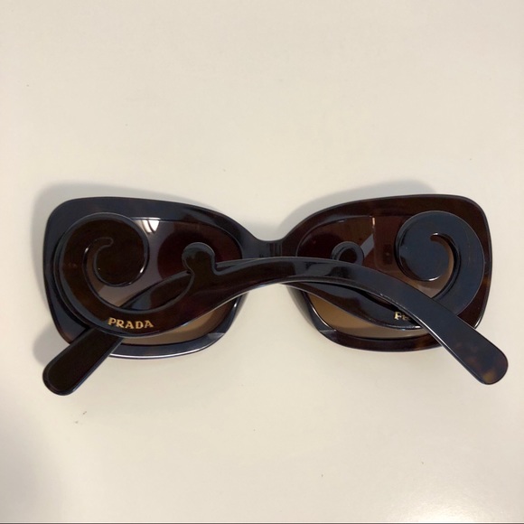 ❌SOLD❌Prada Square Baroque Sunglasses🕶 - Picture 6 of 8